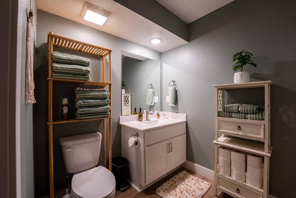 Pet Friendly Boho Condo With Pool--Fitness Center--Next To The Branson Landing--Close To Convention Center And Kanakuk Luaran gambar